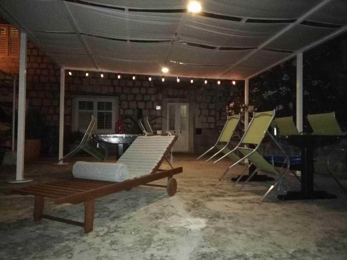 Apartmani Stones Sutivan I ภายนอก รูปภาพ