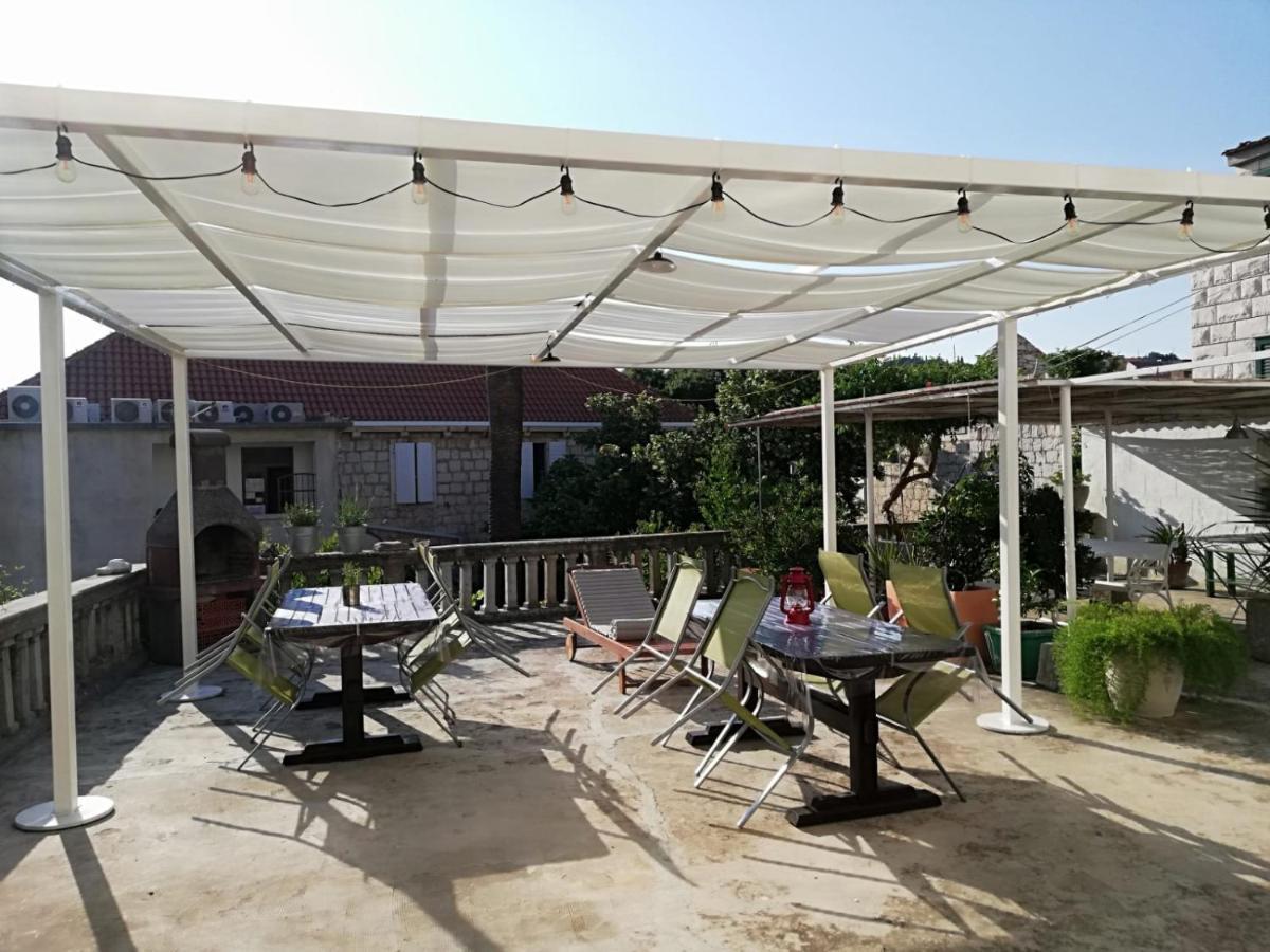 Apartmani Stones Sutivan I ภายนอก รูปภาพ